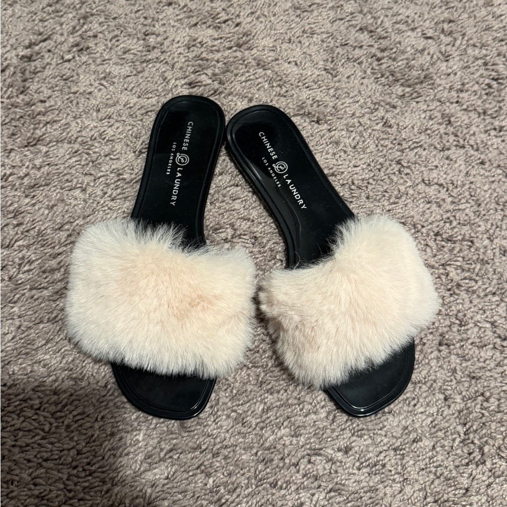 Chinese Laundry Black and Cream Fluffy Slippers